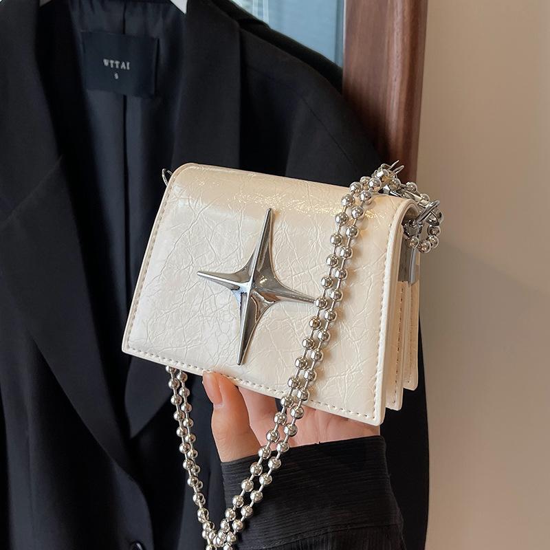 Beliebte Nische, minimalistisches Design, Mini-Münzbeutel, weiblicher ausländischer Stil, vielseitige einfarbige Kette, Messenger-Mund-Umschlag.