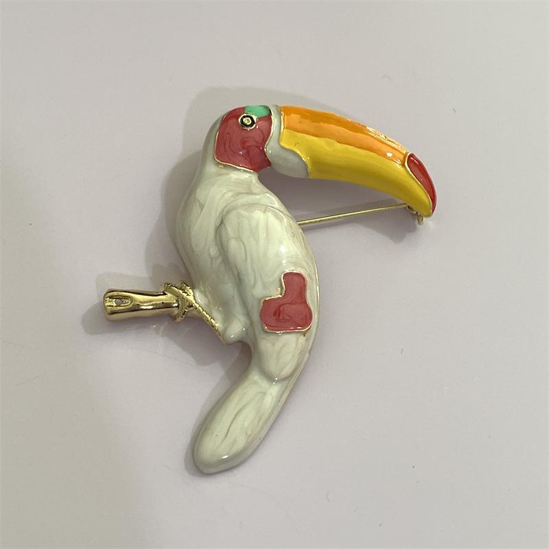 Fashion And Exaggerated Design Colorful Enamel Parrot Choker Necklace Vibrant Shiny Gold Accents For Parties Vacations