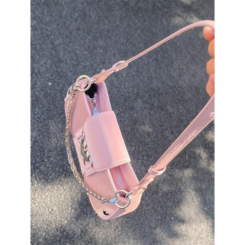 Small-scale Single-shoulder Underarm Bag, Fashionable In Light Pink, Fresh and Sweet. Single-shoulder Underarm Bag.