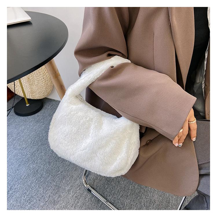 Plush Faux Fur Mini Square Bag for Women, Soft Fluffy Handheld Shoulder Purse, 2022 Winter Fashion Cute Handbag