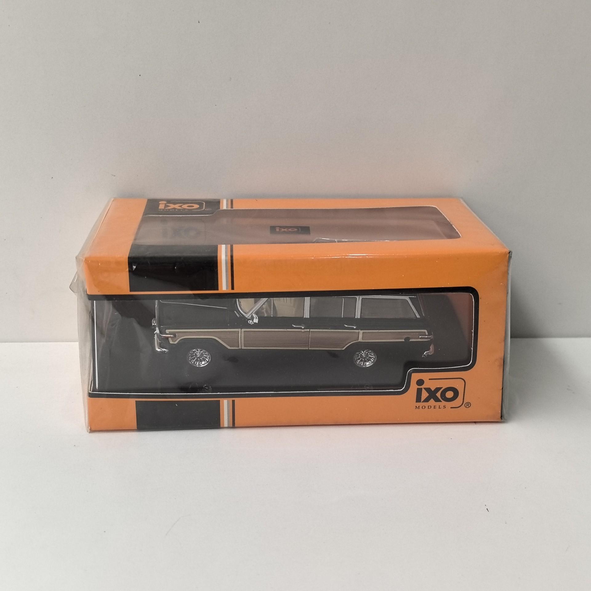 Lietā metāla IXO 1/43 mēroga JEEP