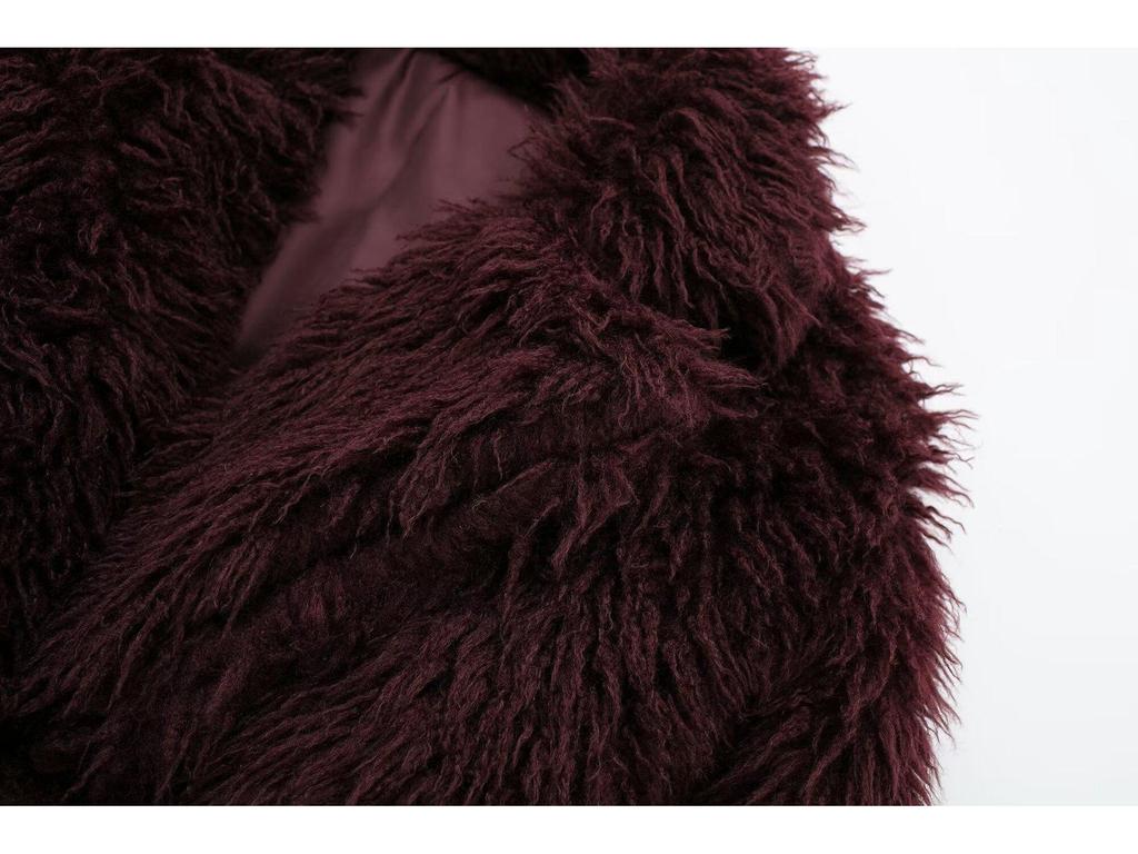 Women's Eco-friendly Faux Fur Short Coat: European & American Winter Fashion D69135