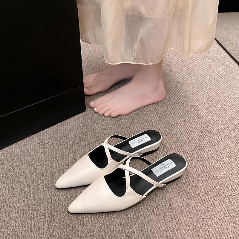 2025 Summer New Low Heel Slippers Close Toe Outdoor Mules Casual Pumps Street Style Woman Sandals Slip On Half Slippers Loafers