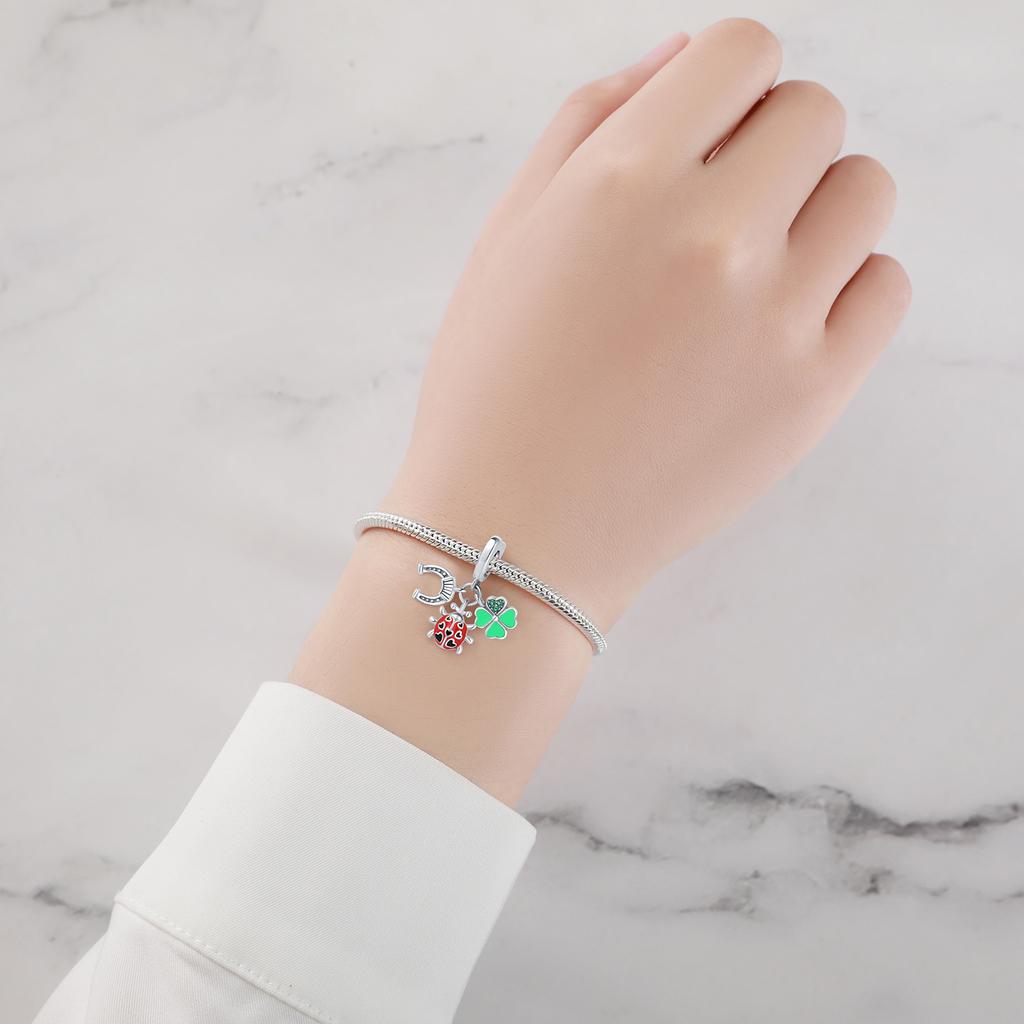 Korálky Měděné Přívěsky Originální Beruška Čtyřlístek Přívěsek Korálky Pasují na Náramek Šperky Diy Dámský Dárek Doplněk