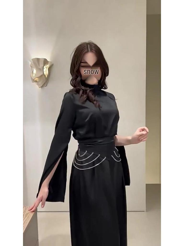 Jarní saténové šaty s polovyvýšeným límcem 2024: Evropsko-americký soudní styl, zeštíhlující pas, s dlouhým rukávem