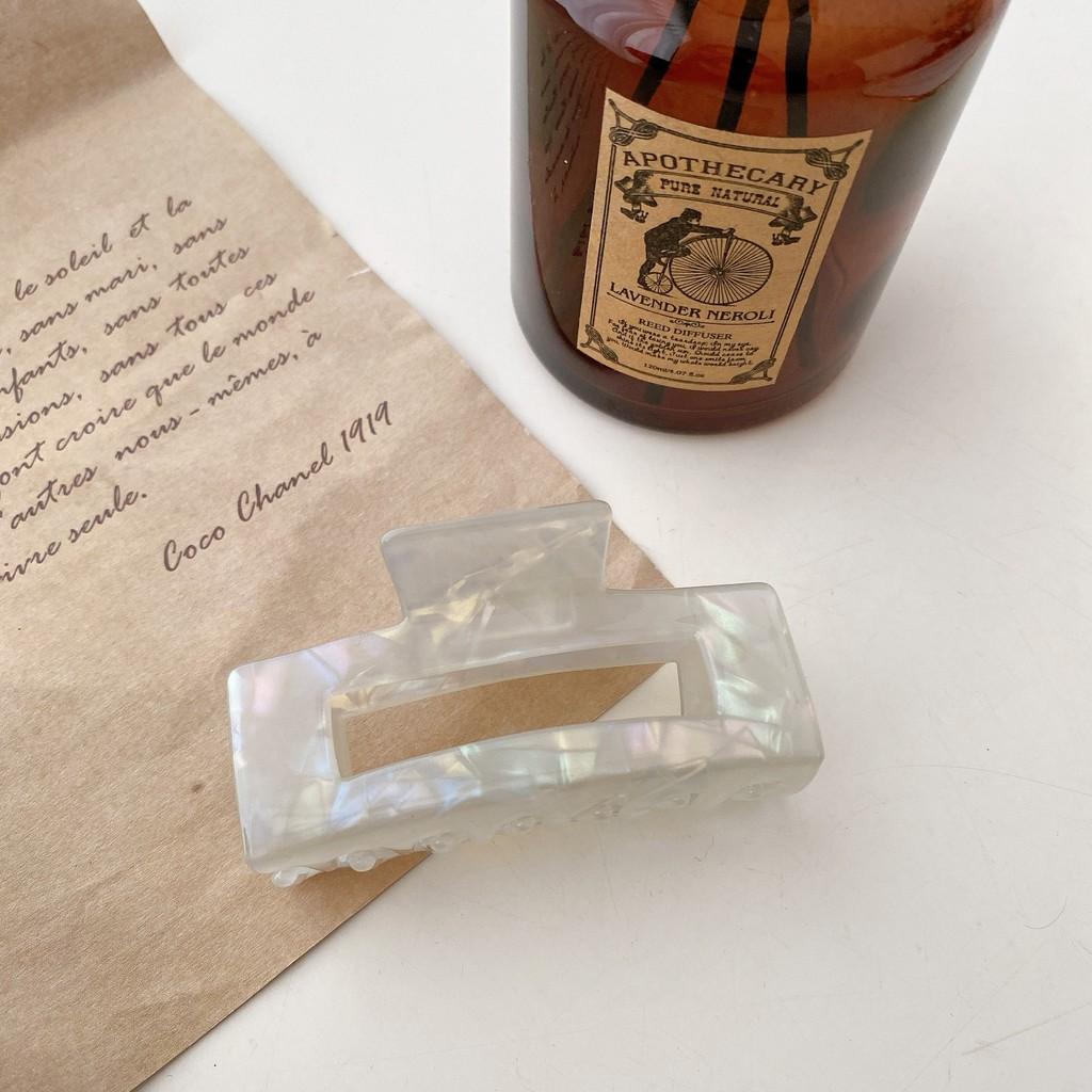 Exquisite Korean Style Medium Size Pvc Shark Hair Claw Clip For Elegant Hairstyles