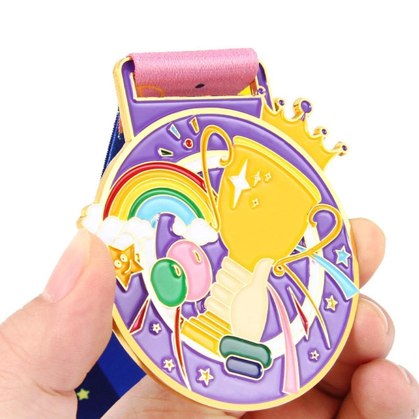 

Награда Медаль Командное участие Трофеи Творческий орнамент Праздничные принадлежности Победитель для детей золотой