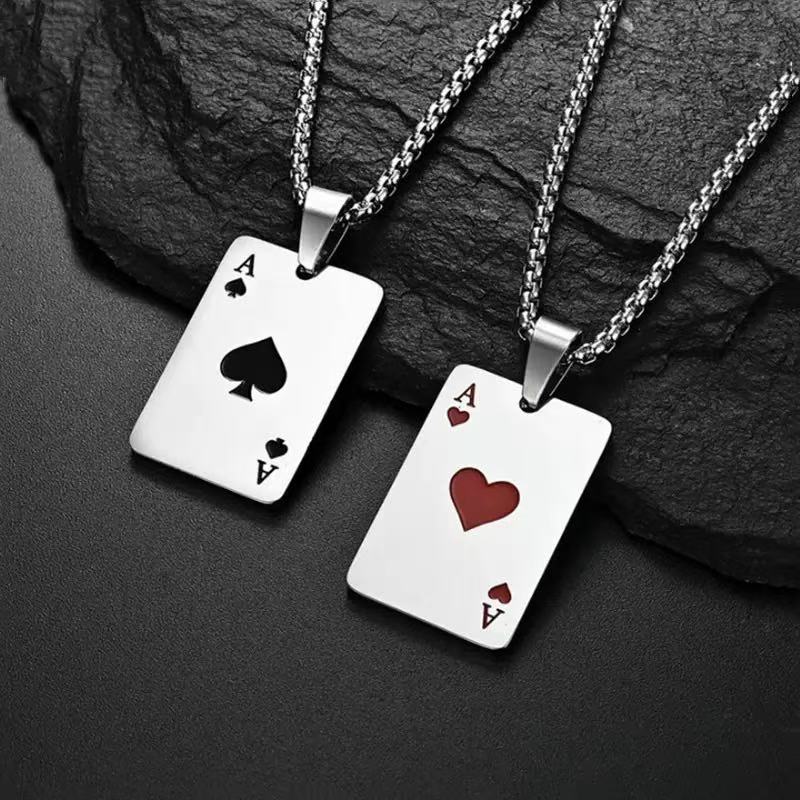 

The new 2PCS hip-hop style declaration card Spades heart necklace is suitable for both men and women to wear. It is a penda 60cm