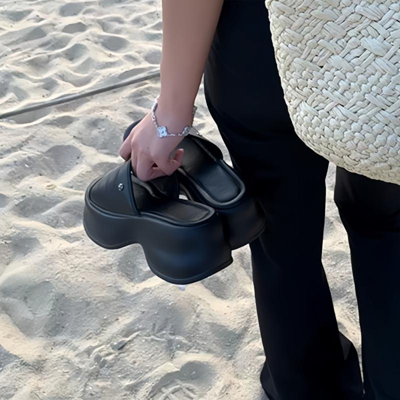 Fashion Black Chunky Platform Slippers Women Summer 2025 Thick Bottom Wedge Heels Sandals for Woman Non Slip Outdoor Flip Flops Mujer