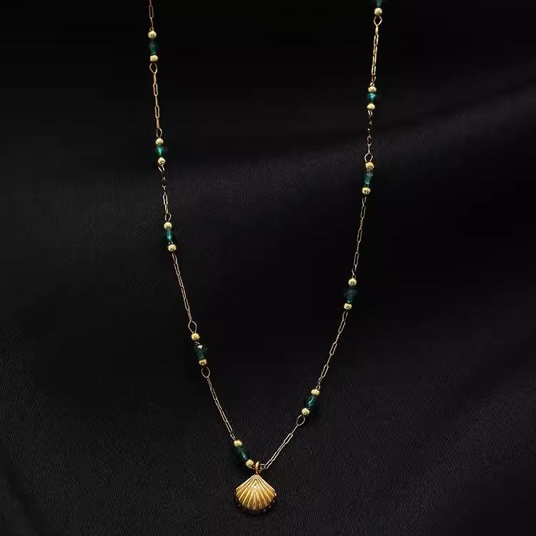 Emerald Necklace Light Luxury Niche Retro Gold Shell Plated 18k Pendant Premium Temperament Clavicle Chain