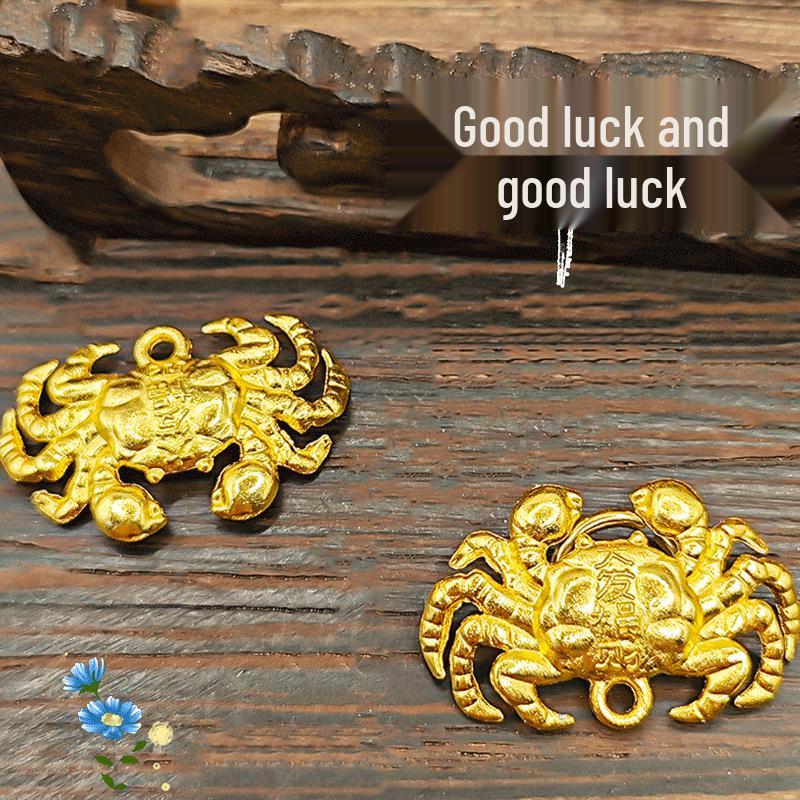 Fortune Golden Crab Wealth Pendant: Exquisite Carved Keychain Gift