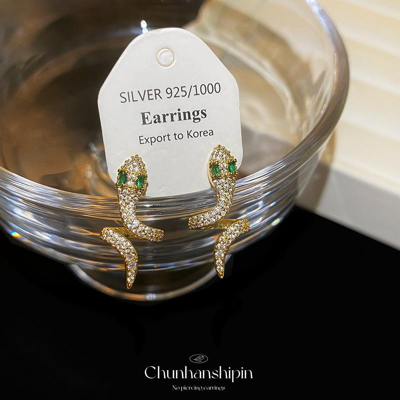 Popular European and American personality snake zodiac year micro-inlaid zircon stud earrings temperament niche ear clips hole-free exquisite earrings