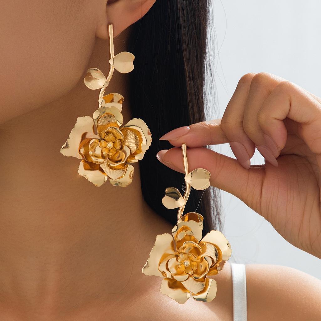 Hot Selling Retro Fashion High-end Tassel Flower Earrings Suitable for Ladies Banquet Parties