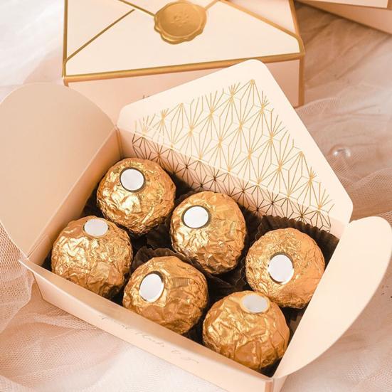 10Pcs Lightweight Candy Box Fine Workmanship Paper Decorative Portable Gifts Candy Case for Wedding