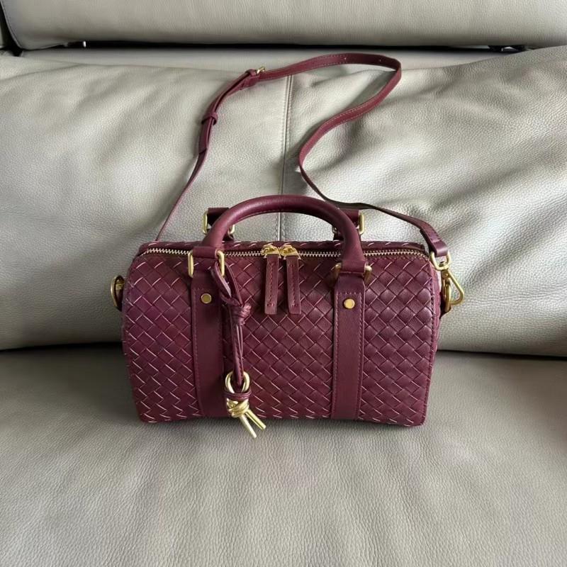 2024 Business Commuter All-matching Diamond-grid Cowhide Knitted Cross-shoulder Pillow-carrying Handbag