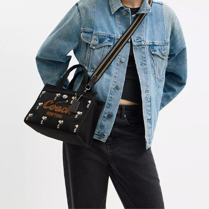 Coach X Peanuts Snoopy Collaboration Cargo 26 Tote Bag Women tote Black CBF70-SVA47