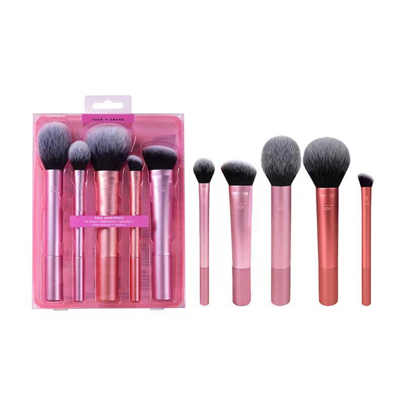 American RT Series 1997 Full Makeup Brush Set: Includes Blush, Blending, Eyeshadow Brushes, and Beauty Sponge. Exclusive.