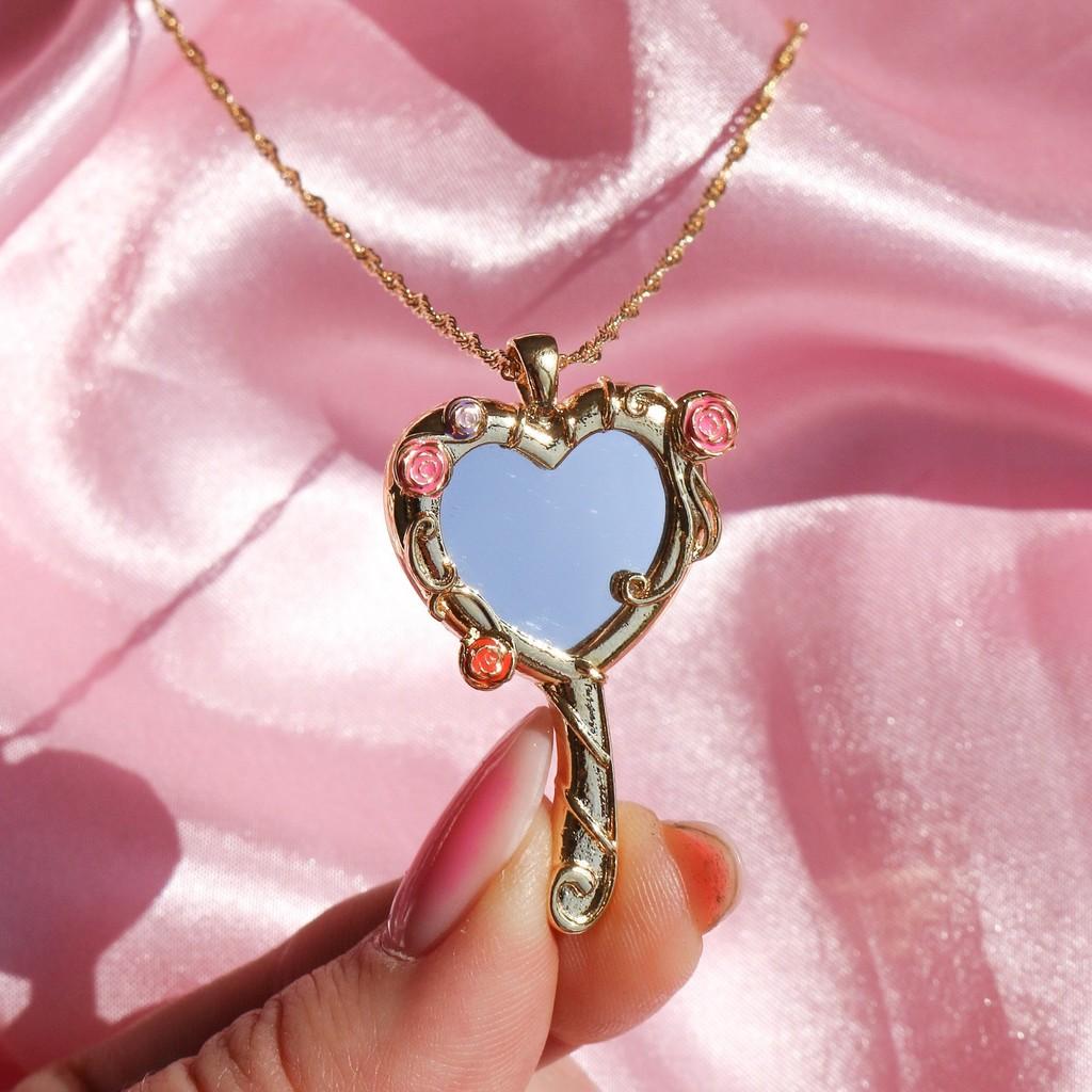 In Spired Heart Shaped Necklace With Copper Material And Rhinestone Accents For Daily Wear