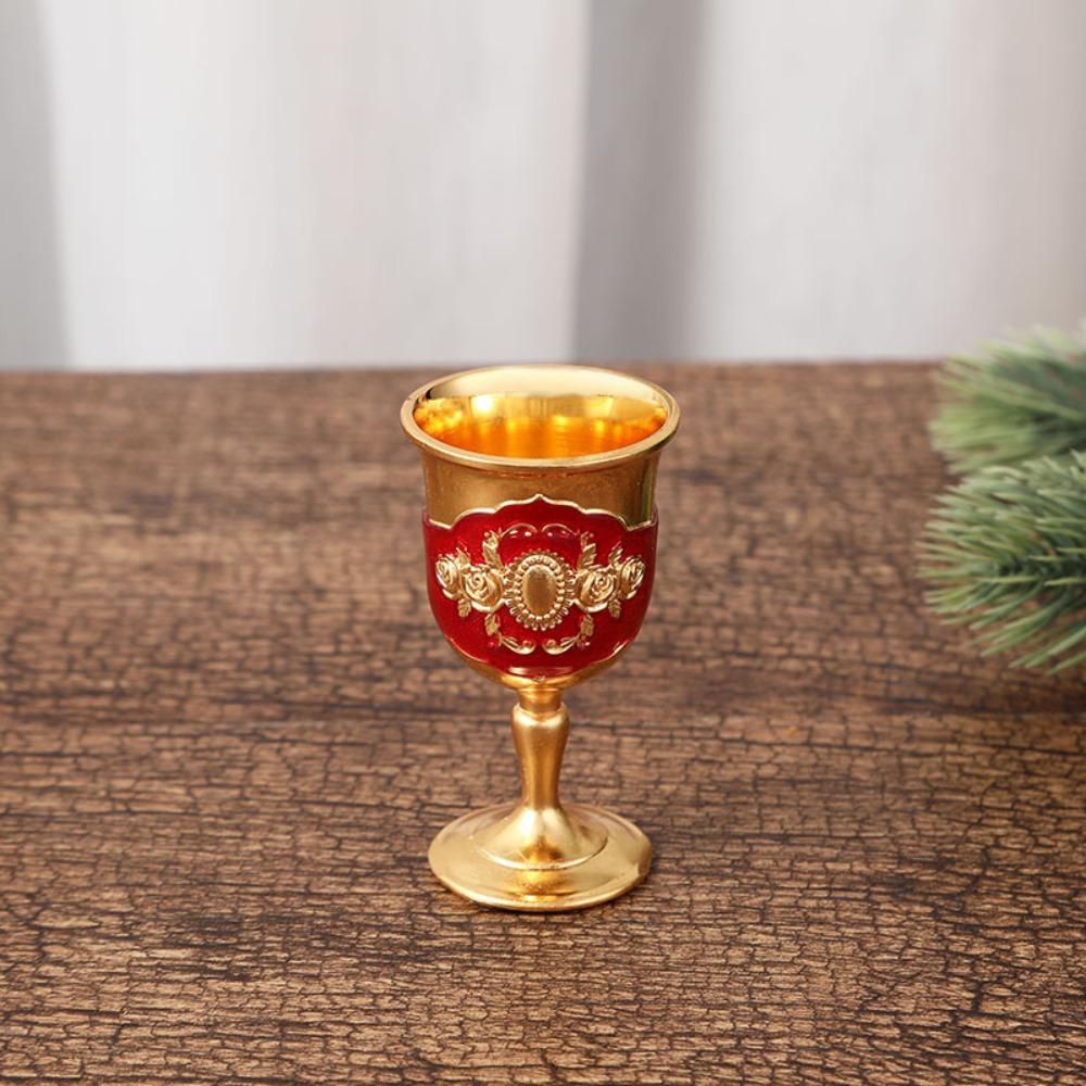 

Creative Gold Vintage Wine Glasses Metal Drinkware White Wine Cup European-style Tableware Accessories Cocktail Cup Home Party