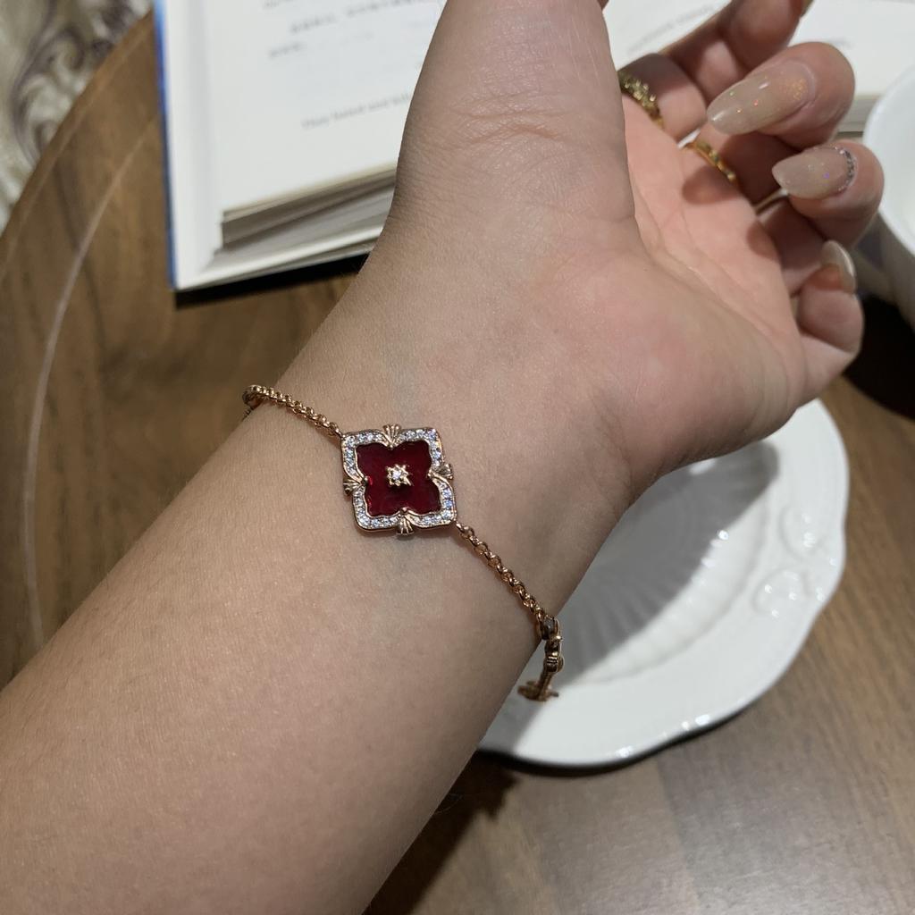 Buqi Latti Gebürstetes Kleeblatt Natürliche Weiße Fritillary Einzelblüte Armband Damen Tigerauge Armband Vintage Hof