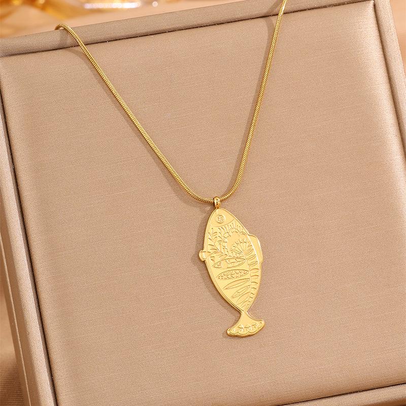 Retro Niche Exquisite Carved Fish Pendant Necklace, Non-Fading Titanium Steel Jewelry for Women