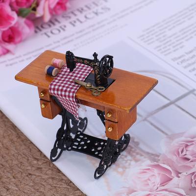 Puppenhaus Miniaturmöbel Mini Nähmaschine Tischdecke Dekor 1:12 Spielzeug