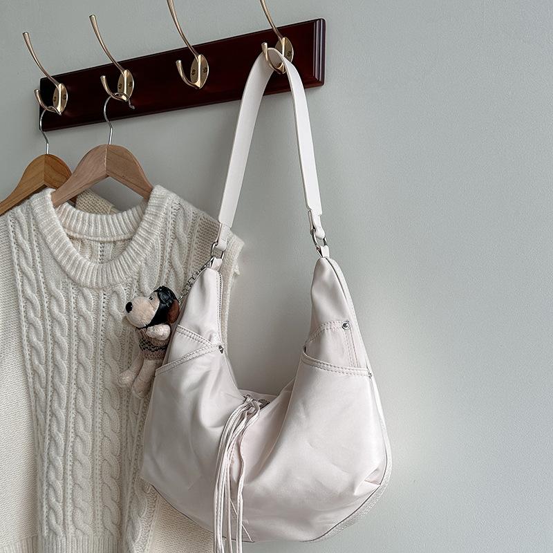 Korean Version Nylon Dumpling Bag for Women in Spring, Versatile and Lazy Style Commuting Shoulder Bag, Large Capacity Casual Armpit Bag