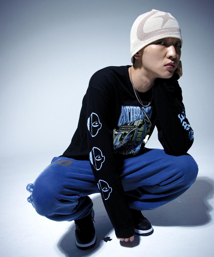 Garter Gallery Symbol Uncuffed Beanie_Be