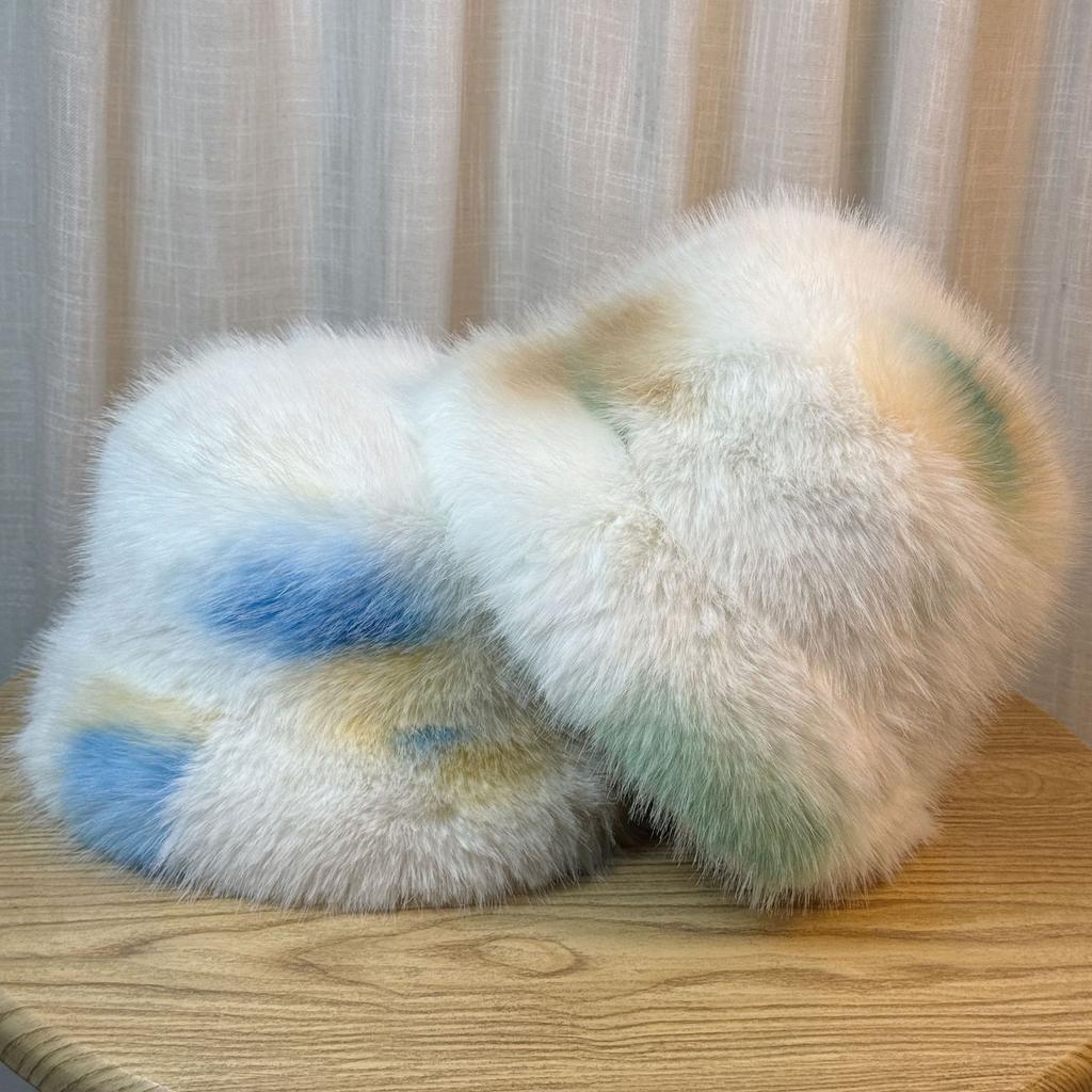 Snow-white Plush Tie dye Basin Hat for Women in Autumn and Winter Warm and Versatile Photo Artifact Fisherman Hat Showing Off Face and Trendy