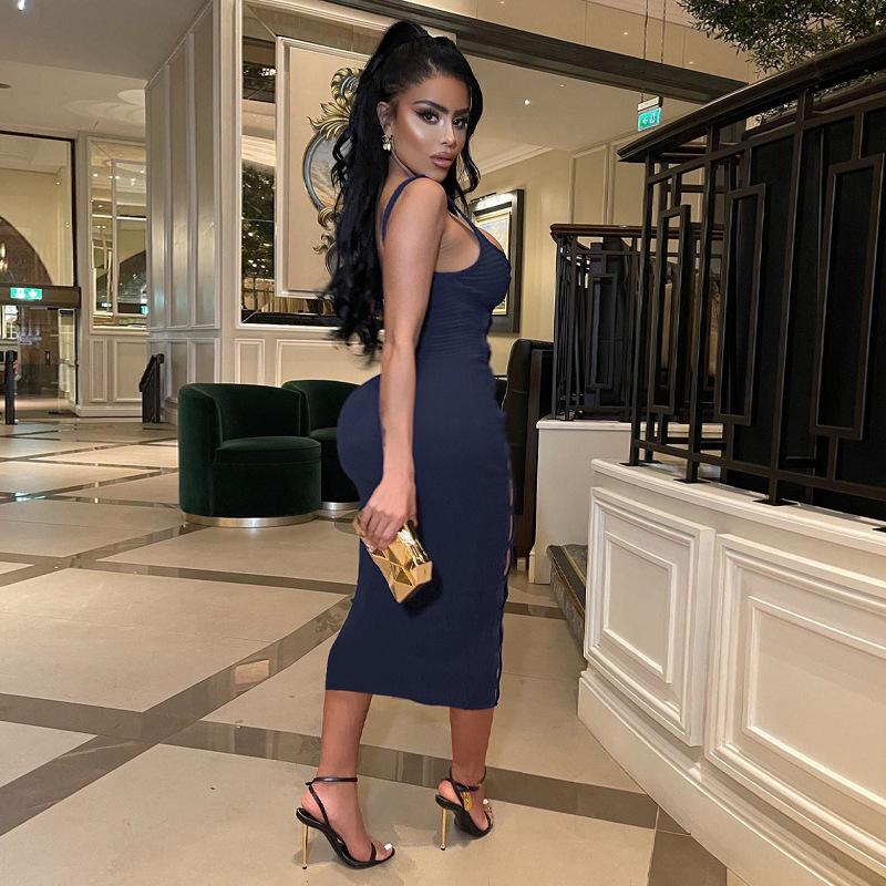 Dzianinowa sukienka maxi z wycięciem, damska elegancka, z głębokim dekoltem w szpic, wiązana na szyi, bez rękawów