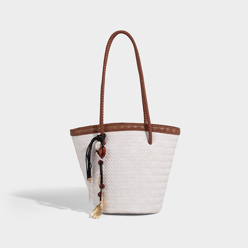 

Niche Woven Bag 2025 New Summer Handbag Trendy Basket French Retro Bucket Bag Mother Shoulder Bag Beige（No Pendant）