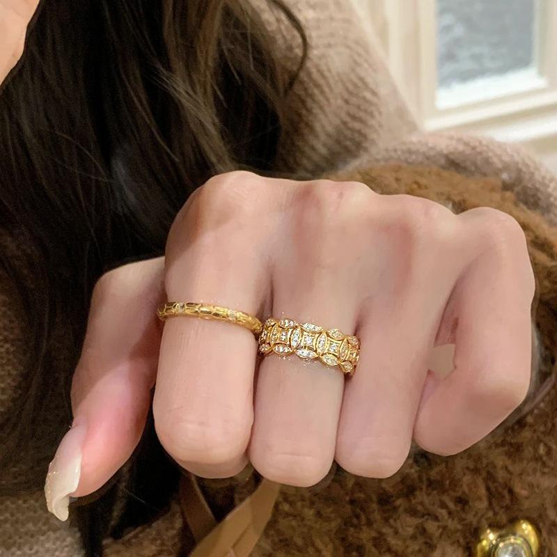 Light Luxury Retro Inlay Full Diamonds Golden Coin Female Ring New In Round Exquisite Hollow Out Rings for Women Daily