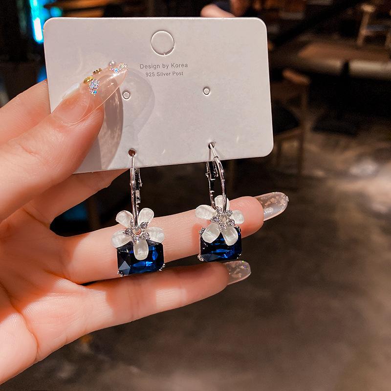 European and American silver needle simple zircon earrings exaggerated personality design earrings high-end versatile temperament earrings