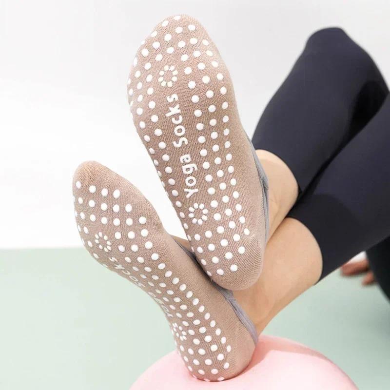 1/ 4Pair Professional Women Yoga Sock Silicone Anti-slip Ballet Pilates Socks Women Backless Breathable Bandage Yoga Sport Socks