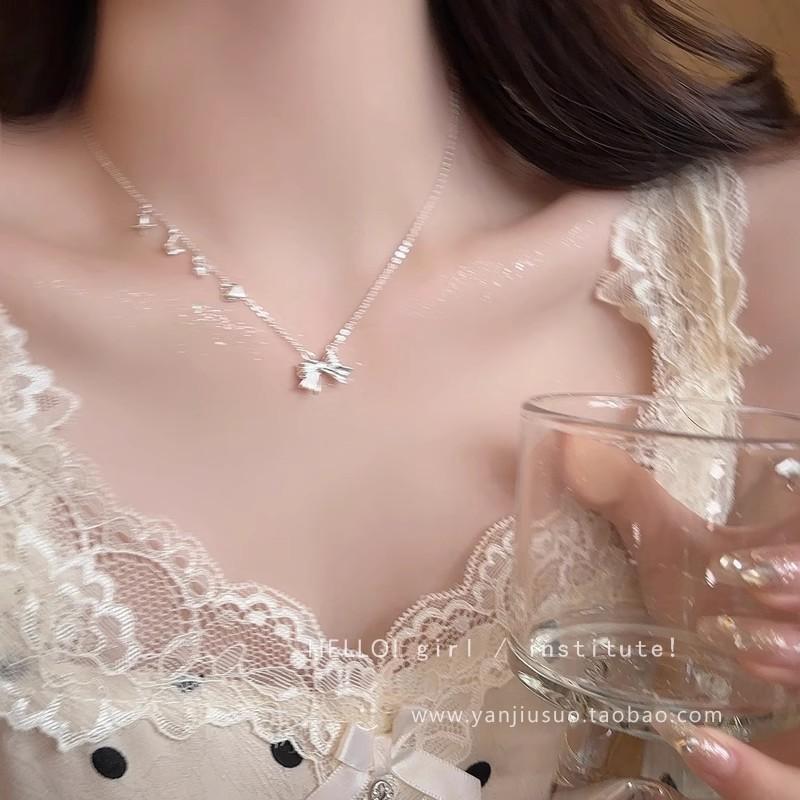 High-end Super Flash Zircon Titanium Steel Necklace Women's Versatile Niche Temperament Silver Collarbone Chain Internet Celebrity New Accessories