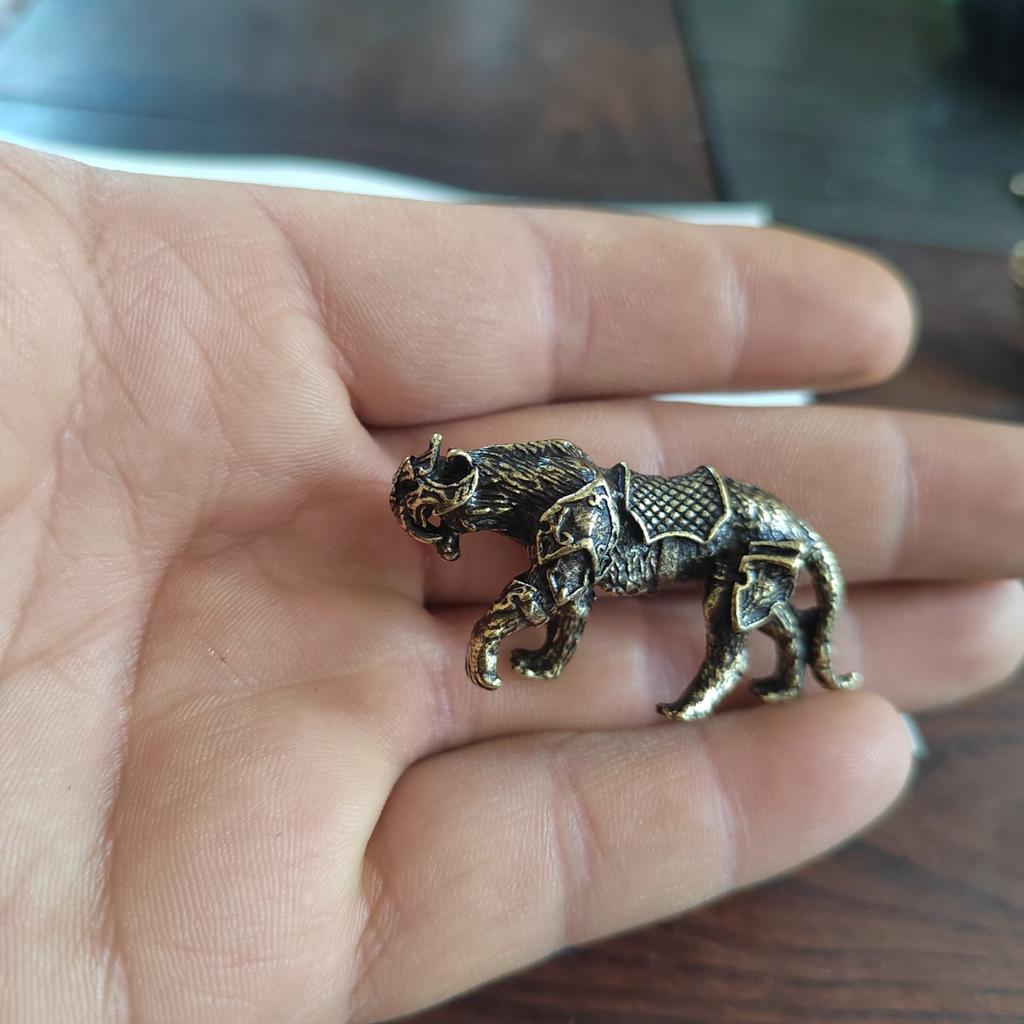 Brass Sabertooth Tiger Figurine Detailed Metal Sculpture Desk Ornament Animal Statue Collectible Home Office Decoration