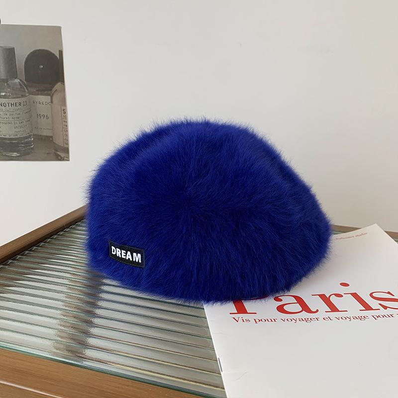 Women's Autumn and Winter Versatile Plush Beret with Big Head and Small White Hat Showing Off Their Face