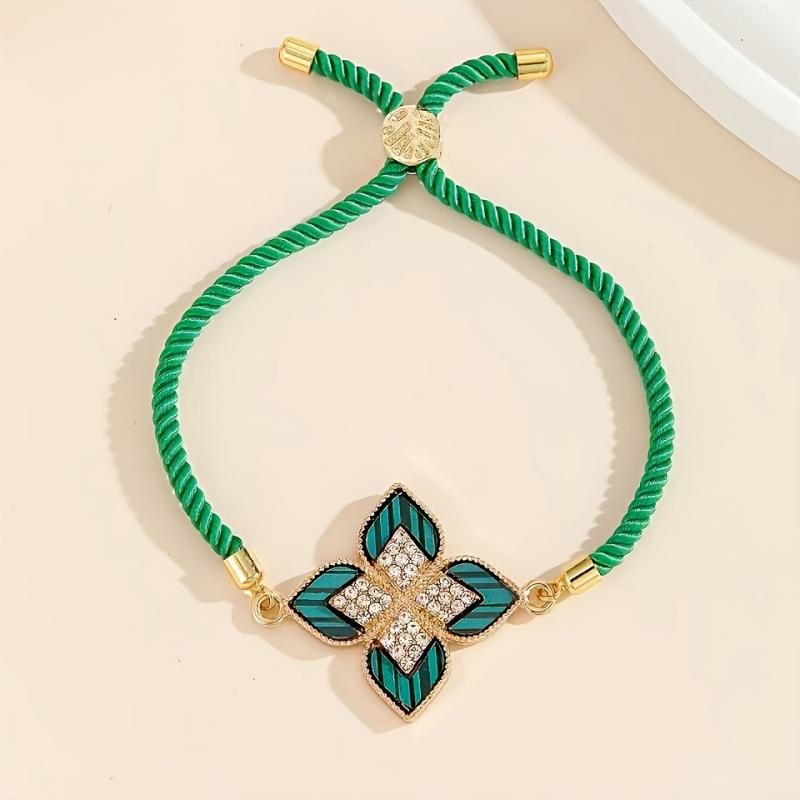 

1 шт. Элегантный браслет с четырьмя лепестками Lucky Flower Rhombus - роскошный винтажный стиль, цинковый сплав с акриловыми акцентами зелёный