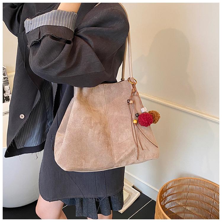 New Suede Commuter Large Capacity Tote Bag 2025 Women's Casual Simple Versatile Ins Shoulder Bag