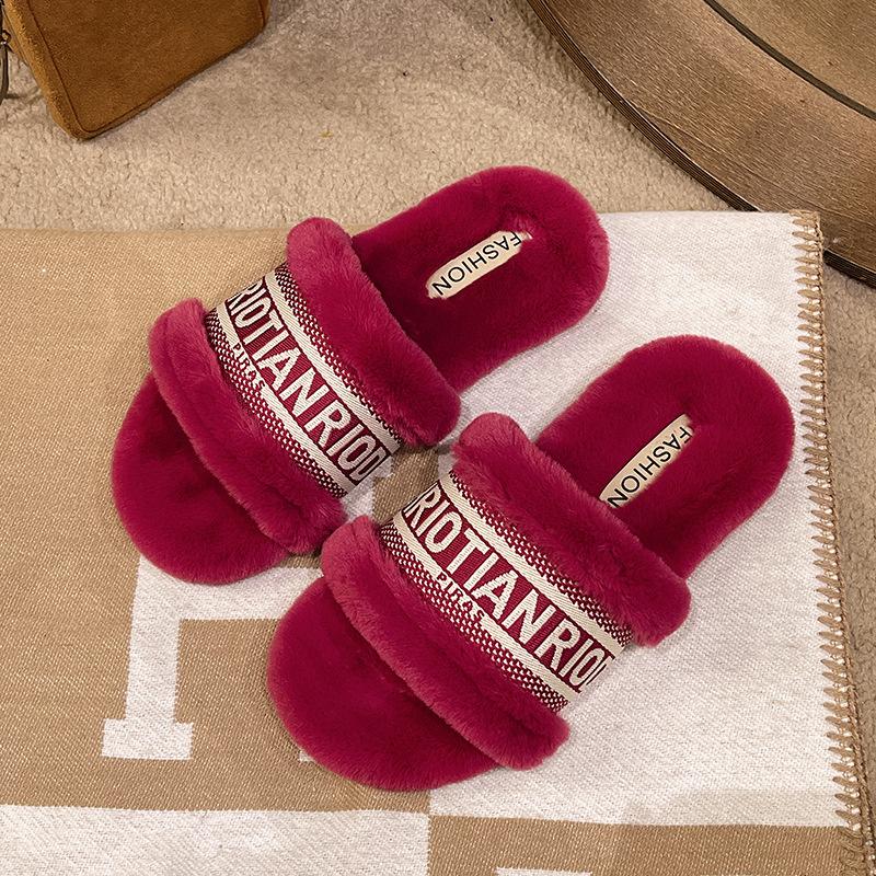 

Премиальный сенс верхняя одежда плоская подошва пушистые тапочки женские новые осенне-зимние с буквенным принтом замшевые на одном педале хлопковые мопы 42 розы красного