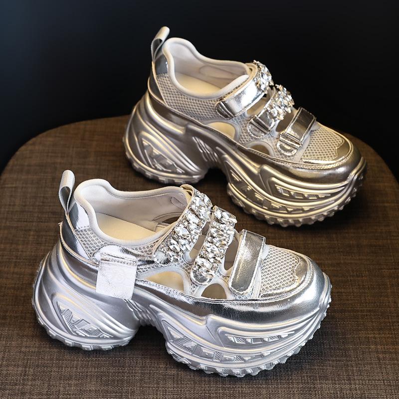 

Модные 8 см Воздушная сетка Синтетическая платформа Клиновидная Повседневные Блестящие Кожаные Удобные Высокий Бренд Летние На шнуровке Плоские Массивные Кроссовки Обувь 39 серебряный