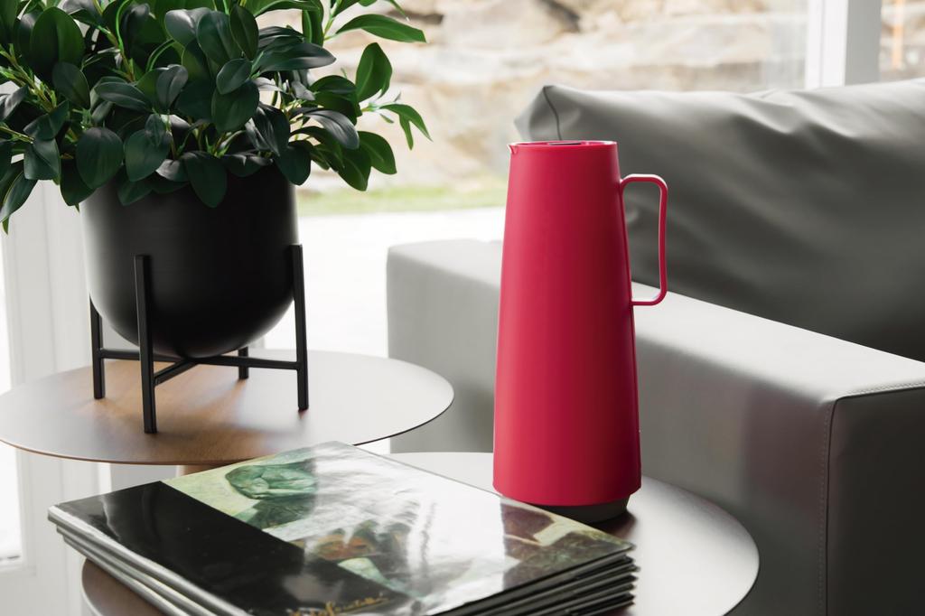 Tramontina Thermal Insulated Cold Tabletop 1L Water Heat Large Made in TRAMONTINA Carafe, & Pot, Capacity, Magenta, Thermos, Bottle, Stylish,