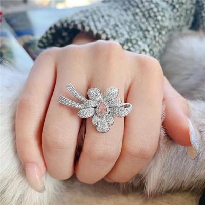 Anillo de Mariposa y Flor de Gemas Ajustable de Lujo para Mujer - Estilo Minimalista, Joyería Versátil para el Dedo Índice