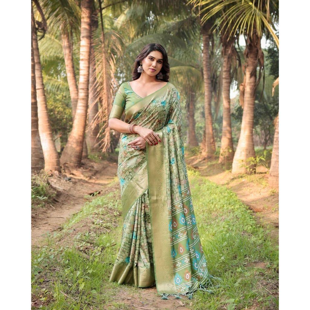 Pure Silk Digital Printed Saree, Exuding Regal Charm With Its Rich Pallu And Intricate