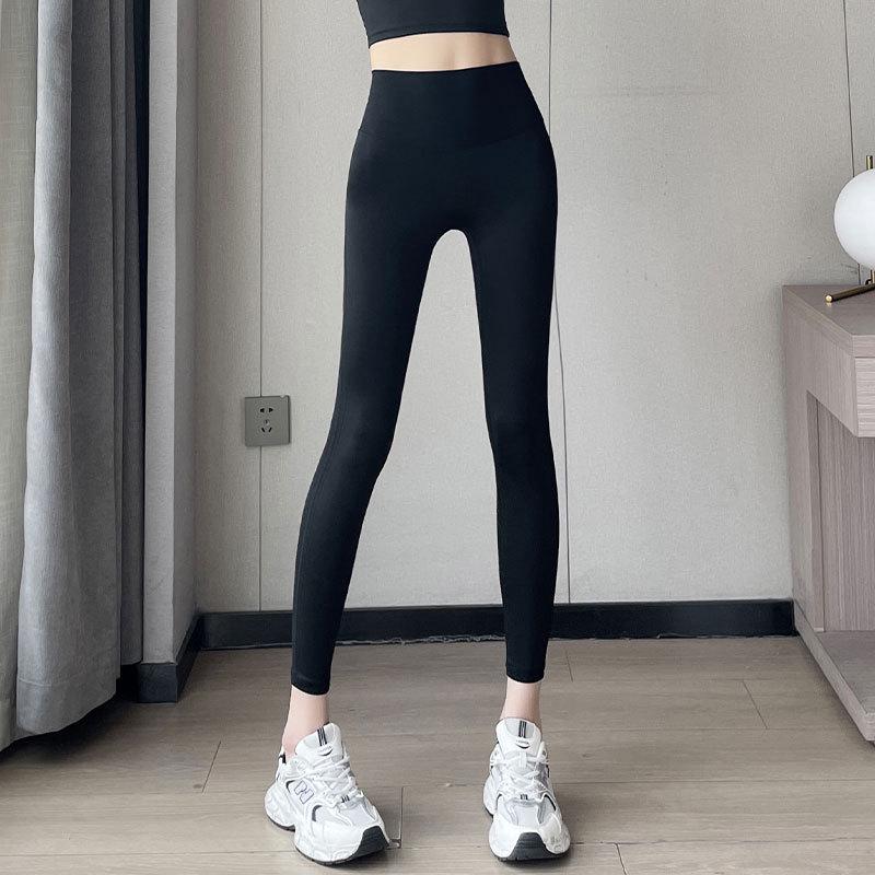 

Женский летний фитнес-комплект премиум-класса для йоги и пилатеса 2025 L