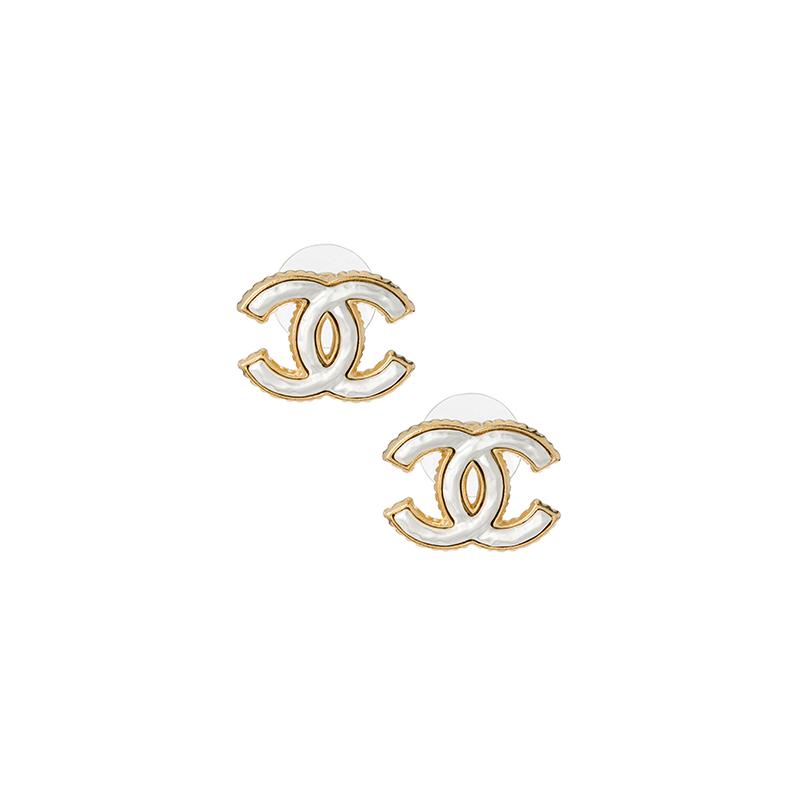 

CHANEL Logo double C shape metal earrings women s white білий