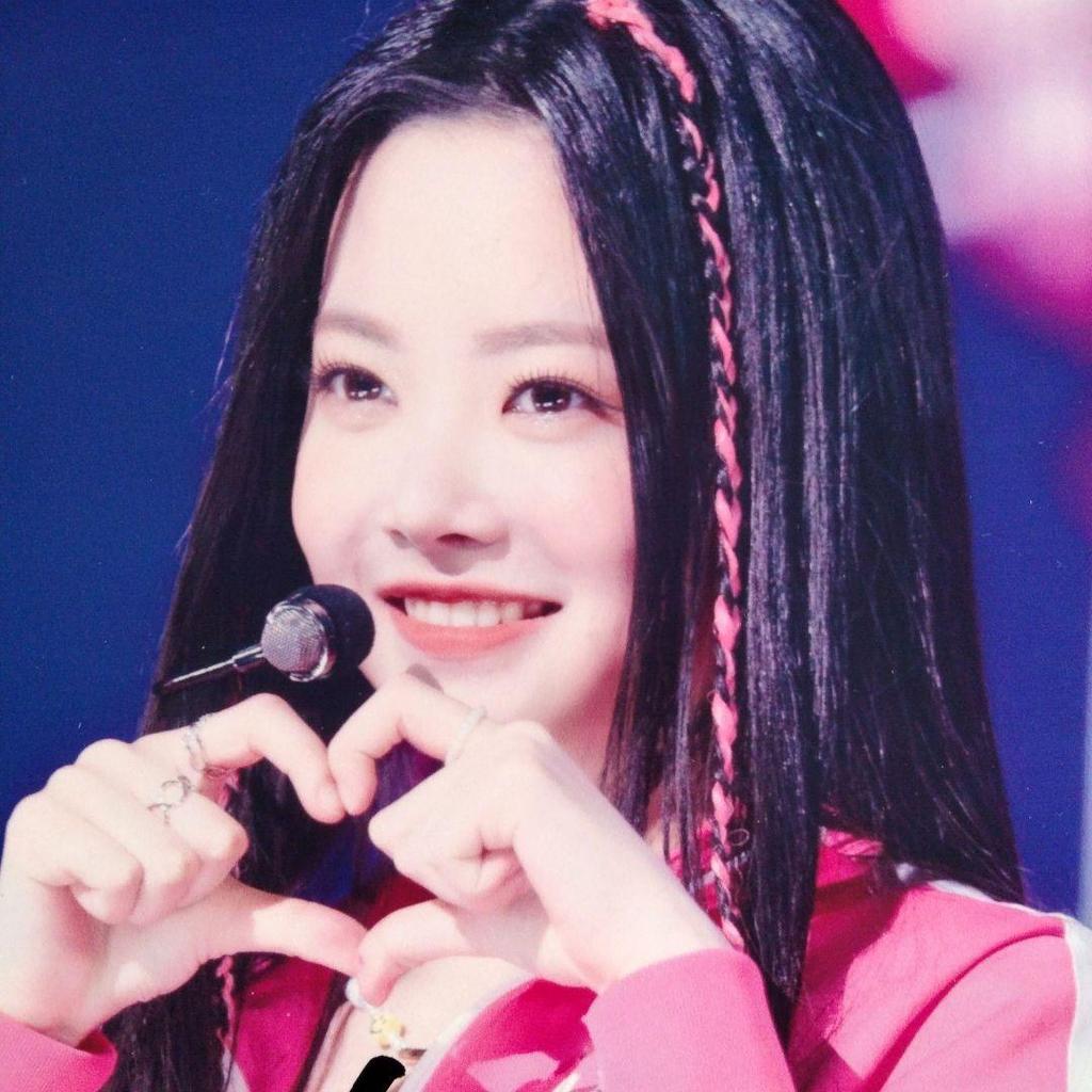 [USED] Hong Eun Chae's Autographed 2L Size photo...HONG EUNCHAE