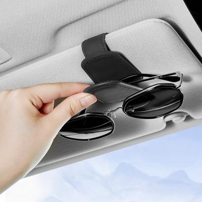 Schwarzer PU-Leder Auto Sonnenbrillenclip Sonnenblende Kartenhalter Kreativ Multifunktional Magnetische Saugkraft Stabil Praktische Aufbewahrungsklammern