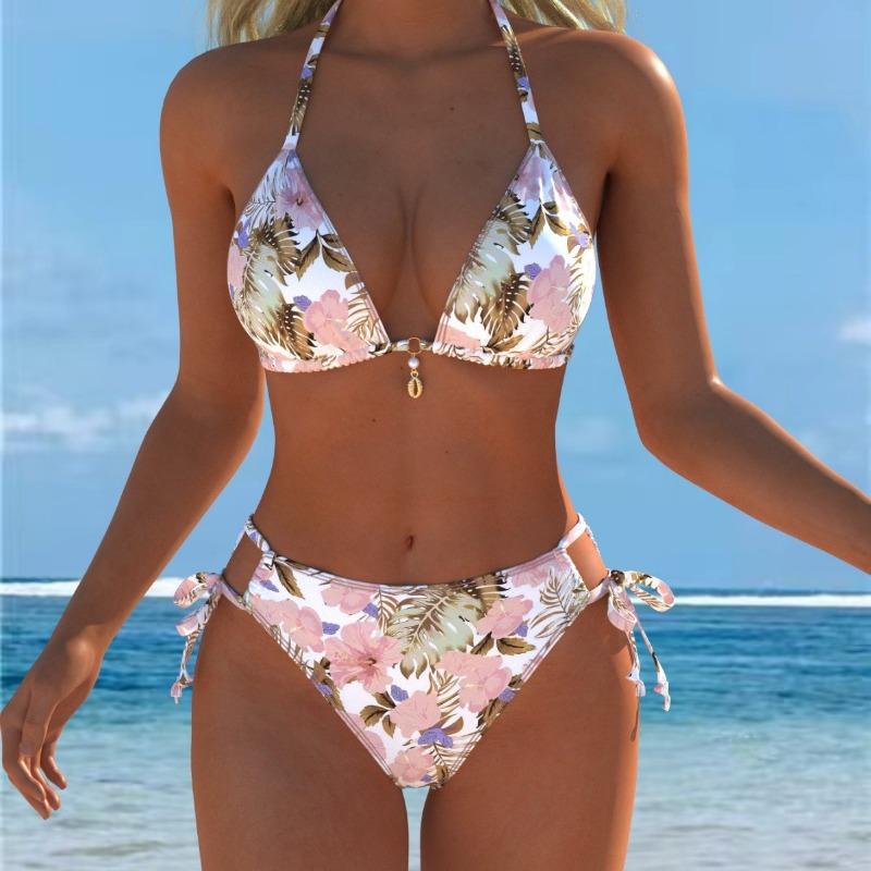 The New European and American Split Printing Splicing Neck Women's Split Swimsuit Bikini Suit Is Sexy