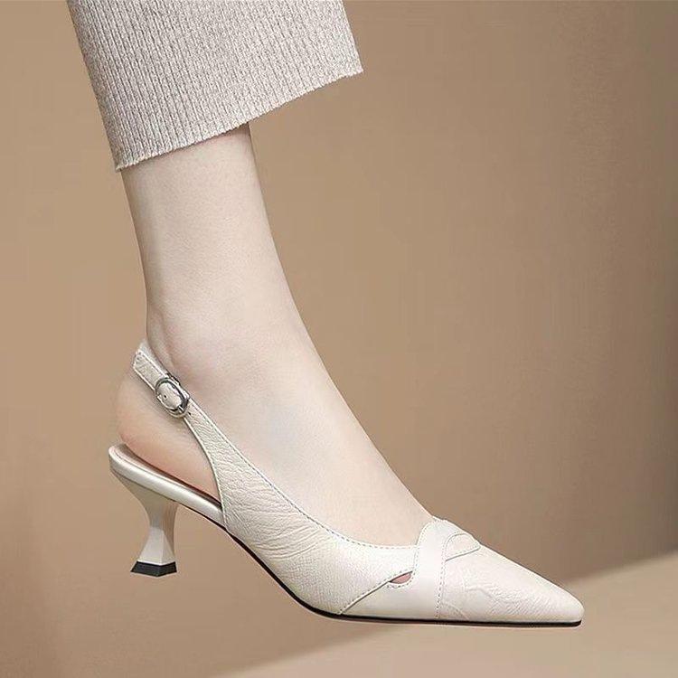 

Baotou rear empty sandals women s 2025 new one-word buckle thick heel single shoes women s low heel shallow mouth femininity high heels 40